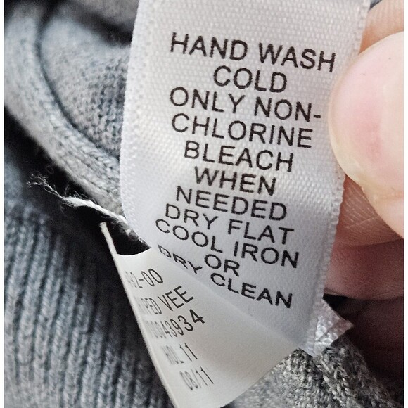 Banana Republic Luxury Blend Silk Cashmere V-Neck Mens Sweater Gray Stripe Large - Picture 8 of 8